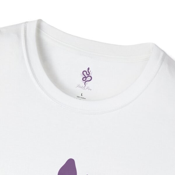 Stylish Unisex Snake T-Shirt - Nature Lover Gift T-shirt - Image 3